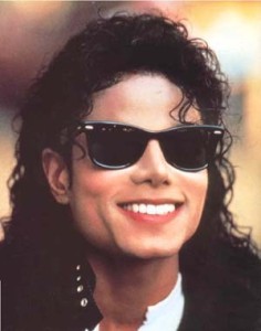 Michael_jackson_new_hair_style_and_sunglasses