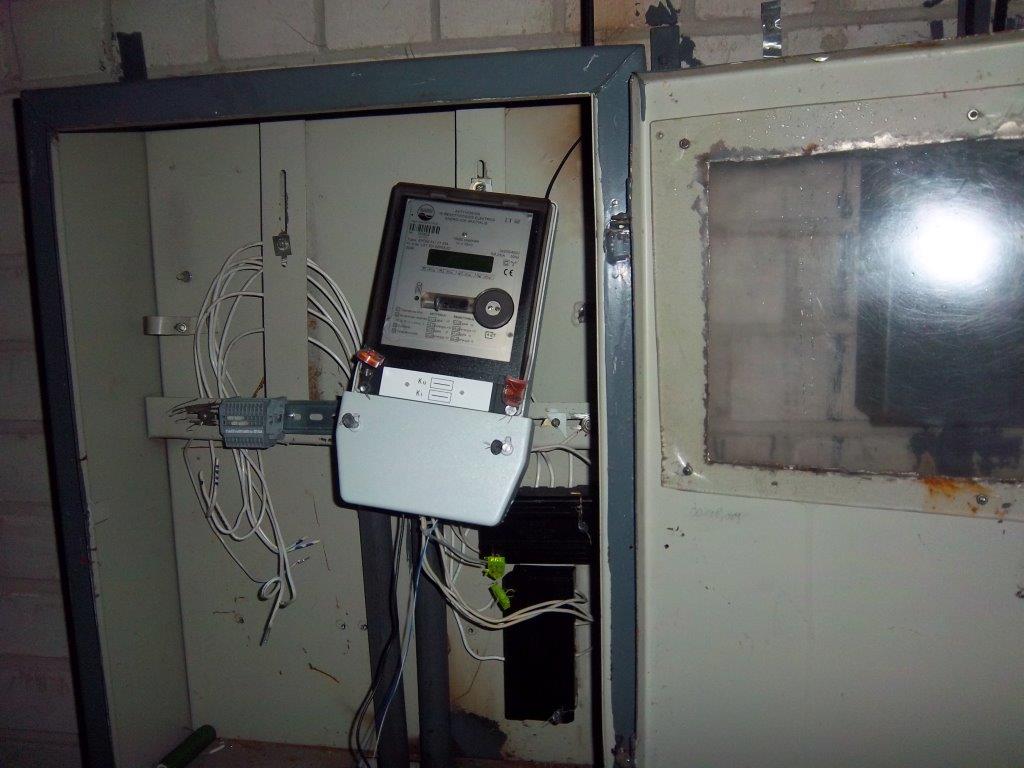 Varėnoje elektros transformatorių ardę vagys užklupti nusikaltimo vietoje