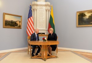 JAV viceprezidentas patikino, kad didejant gresmei iš Rusijos jo salis gins Baltijos valstybes (1)