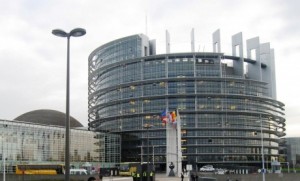 Briuselis Lietuvai rekomenduoja stiprinti fiskalinę drausme ir didinti mokesciusFM99