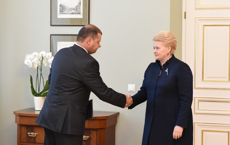 Prezidentė susitiko su vidaus reikalų ministru S. Skverneliu