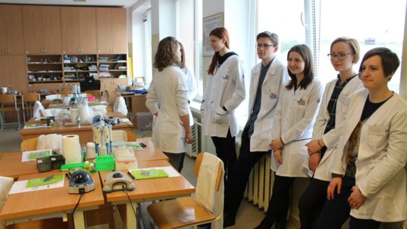Profesines mokyklas jau pasirinko tūkstančiu daugiau jaunuolių nei pernai