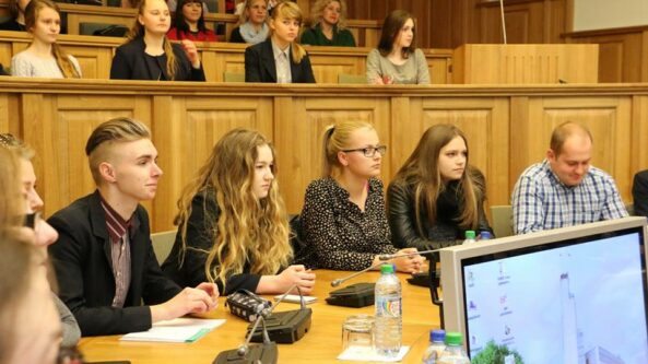 „Gyvas miestas“ – jaunimas kviečiamas tapti valstybės tarnautojais