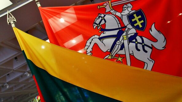 Lietuva ir pasaulis švenčia Valstybės dieną: „Tautiška giesmė“ skambės daugiau nei 100 įvairių pasaulio vietų