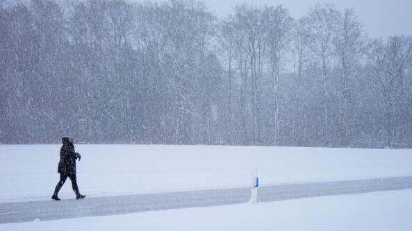 Sinoptikai perspėja: trečiadienį ir ketvirtadienį – labai stiprus snygis, rekomenduojama atidėti keliones