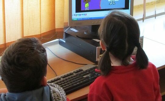 Ką apie patyčias virtualioje erdvėje turėtų žinoti kiekvienas?