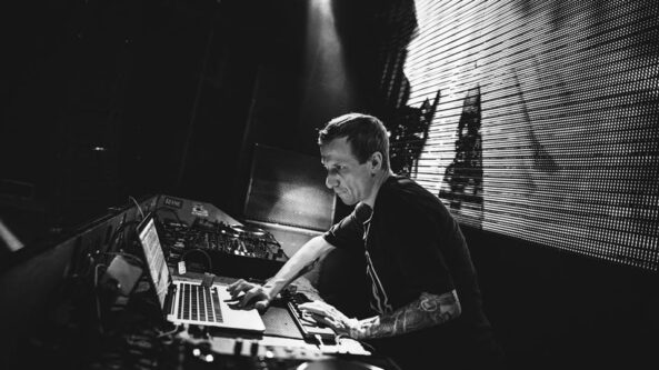 Šiandien „Lofte“ – debiutinio „Ten Walls“ albumo pristatymas