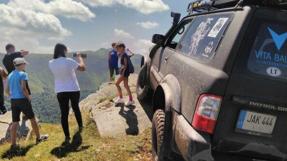 „Vasariški pokalbiai“ – bekelės gerbėjų kelionė į Karpatų kalnus