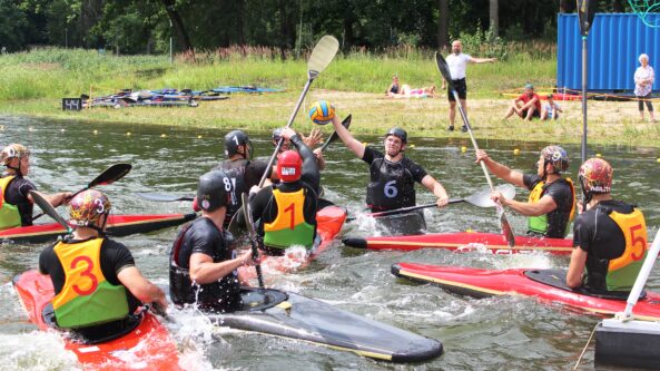 Alytuje kanupolo varžybos Dailidės ežerėlyje