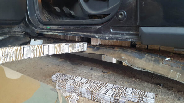 Lazdijų rajone sulaikytas krovininis automobilis su cigarečių kontrabanda