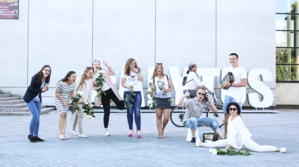 Laiką skaičiuojame sekundėmis – 788,400,000 kartu su „FM99“!