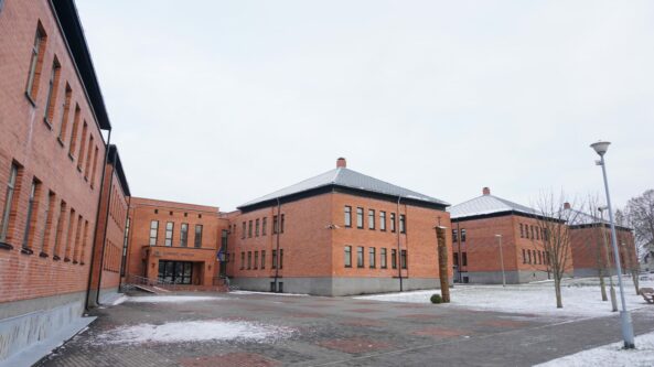 Alytaus mokykloje moksleiviai kuria išmanųjį balso asistentą akliesiems ir vysto kitas verslo idėjas