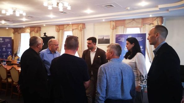 Daugiau apie EP ruošiamą raportą dėl ES santykių su Rusiją bei kitas Europos politikos aktualijas klausykite FM99 pokalbyje su Europos parlamento nariu Andriumi Kubiliumi