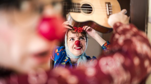 RAUDONOS NOSYS Gydytojai klounai dovanoja šypsenas sudėtingiausiose situacijose