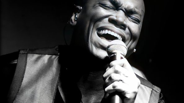 Festivalis „Kaunas Jazz“ skambės keliuose Lietuvos miestuose: scenoje – Carloso Santanos grupės dainininkas ir svečias iš Kubos