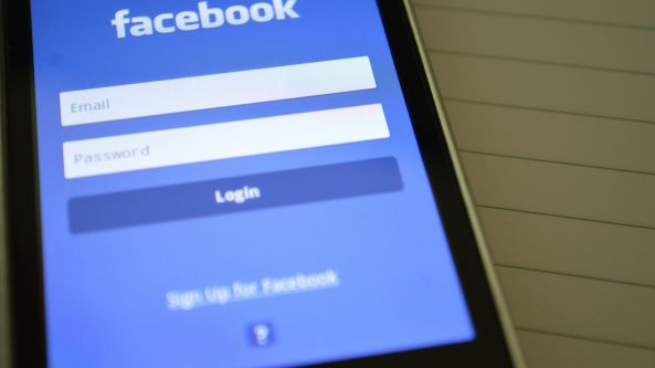 Sutriko „Facebook“, „Messenger“ ir „Instagram“ veikla 
