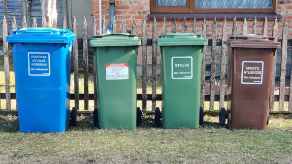 Nelaikykite atliekų konteinerių prie kelio – išvengsite papildomų mokėjimų
