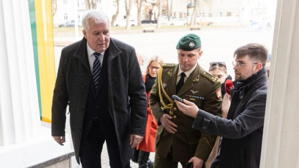 A. Anušauskas: premjerė siūlė susikeisti pareigomis su kitu politiku, bet atsisakiau