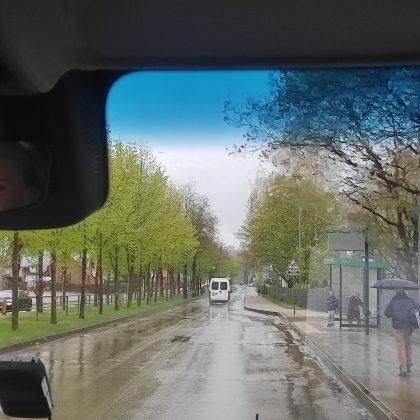 Avarijos Dzūkijoje: autobusas su vaikais nuvažiavęs nuo kelio ir perėjoje kliudytas paspirtukas  