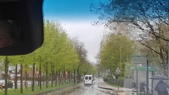 Avarijos Dzūkijoje: autobusas su vaikais nuvažiavęs nuo kelio ir perėjoje kliudytas paspirtukas  