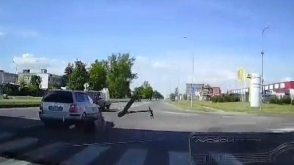 Alytuje pėsčiųjų perėjoje partrenktas paspirtukininkas