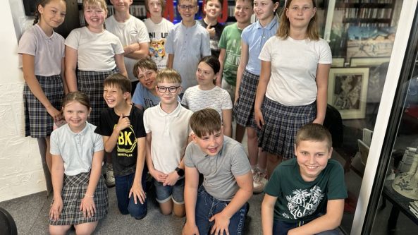 FM99 studijoje vieši Alytaus Volungės progimnazijos 4B klasės vaikai!