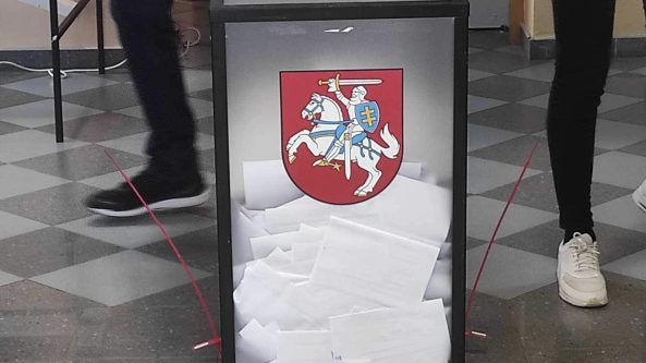 Antrajame prezidento rinkimų ture rinkėjai balsavo vangiau nei paprastai