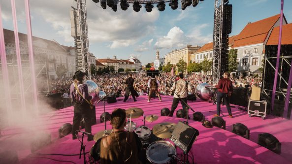 „Antikvariniai Kašpirovskio dantys“ skelbia „Jei pavyks prasmukt pas Dua Lipą į kambariuką, tai jau bus pasiekimas“