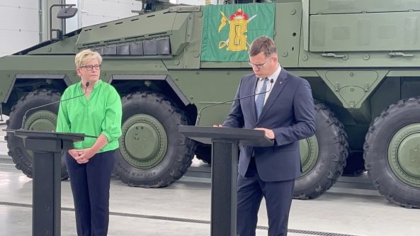 Ministrė pirmininkė I. Šimonytė ir krašto apsaugos ministras L. Kasčiūnas lankosi Alytuje