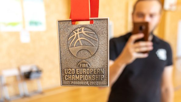 Balys Šmigelskas apie dainą „Pergalės kelias“ ir sportą Balys Šmigelskas apie dainą „Pergalės kelias“ ir sportą