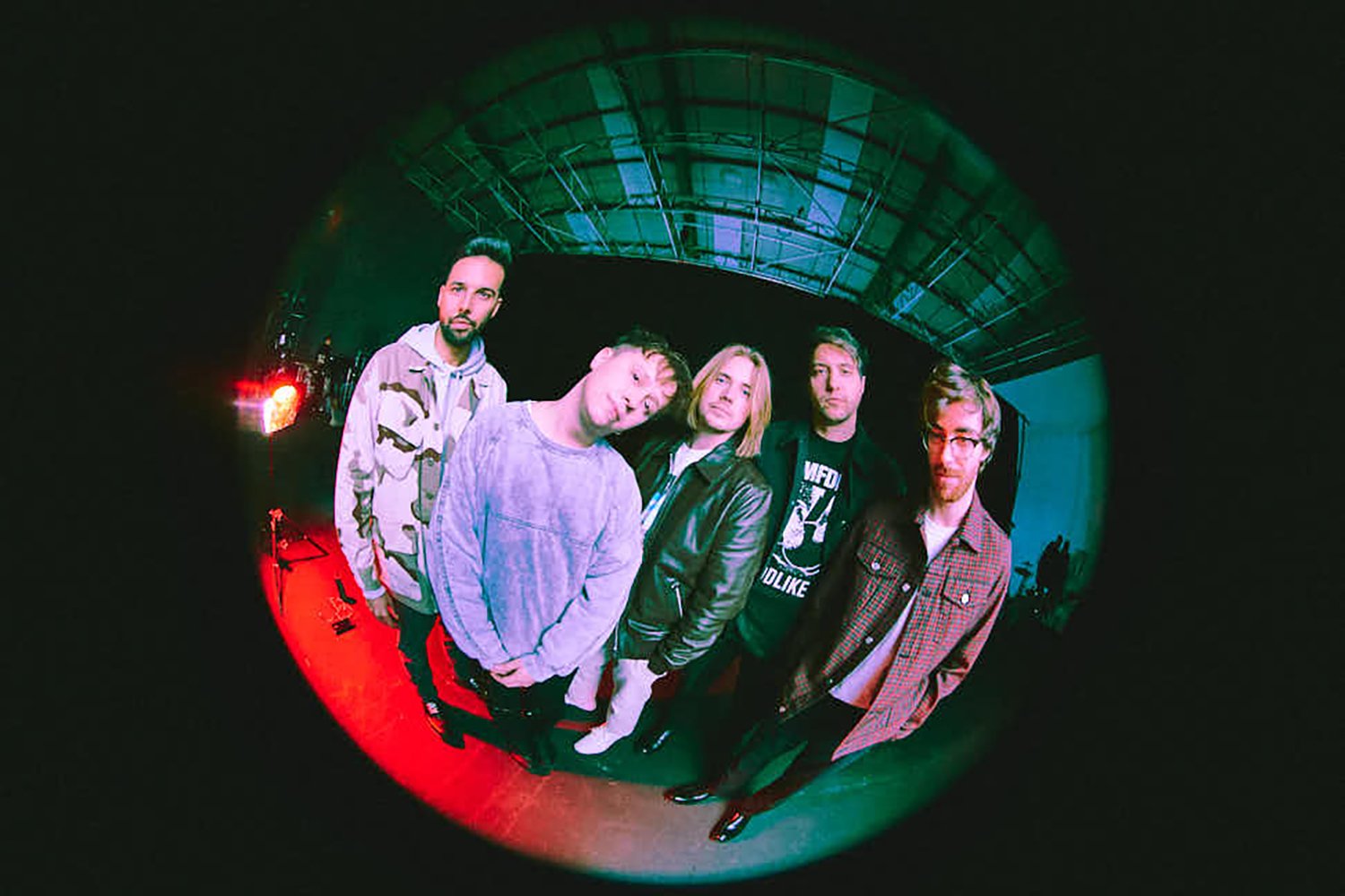 Garsi britų roko grupė „Nothing But Thieves” Lietuvoje pristatys naują albumą