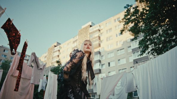 Jessica Shy pristato kūrinio „1000 Vėtrų“ vaizdo klipą