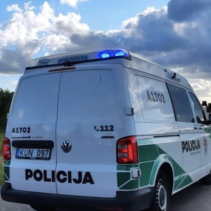 Viduryje dienos Naujojoje gatvėje apiplėšta moteris