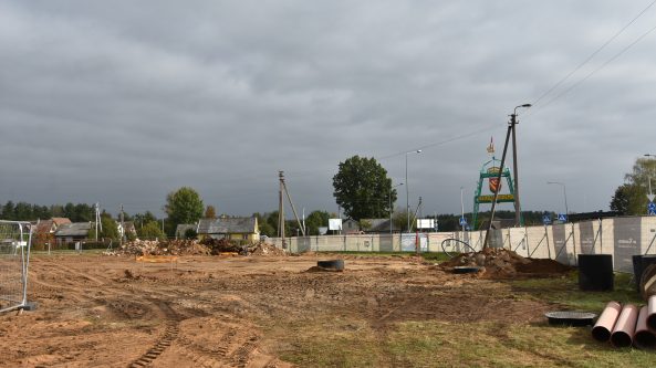 Senojoje Varėnoje statomas elektromobilių įkrovimo parkas