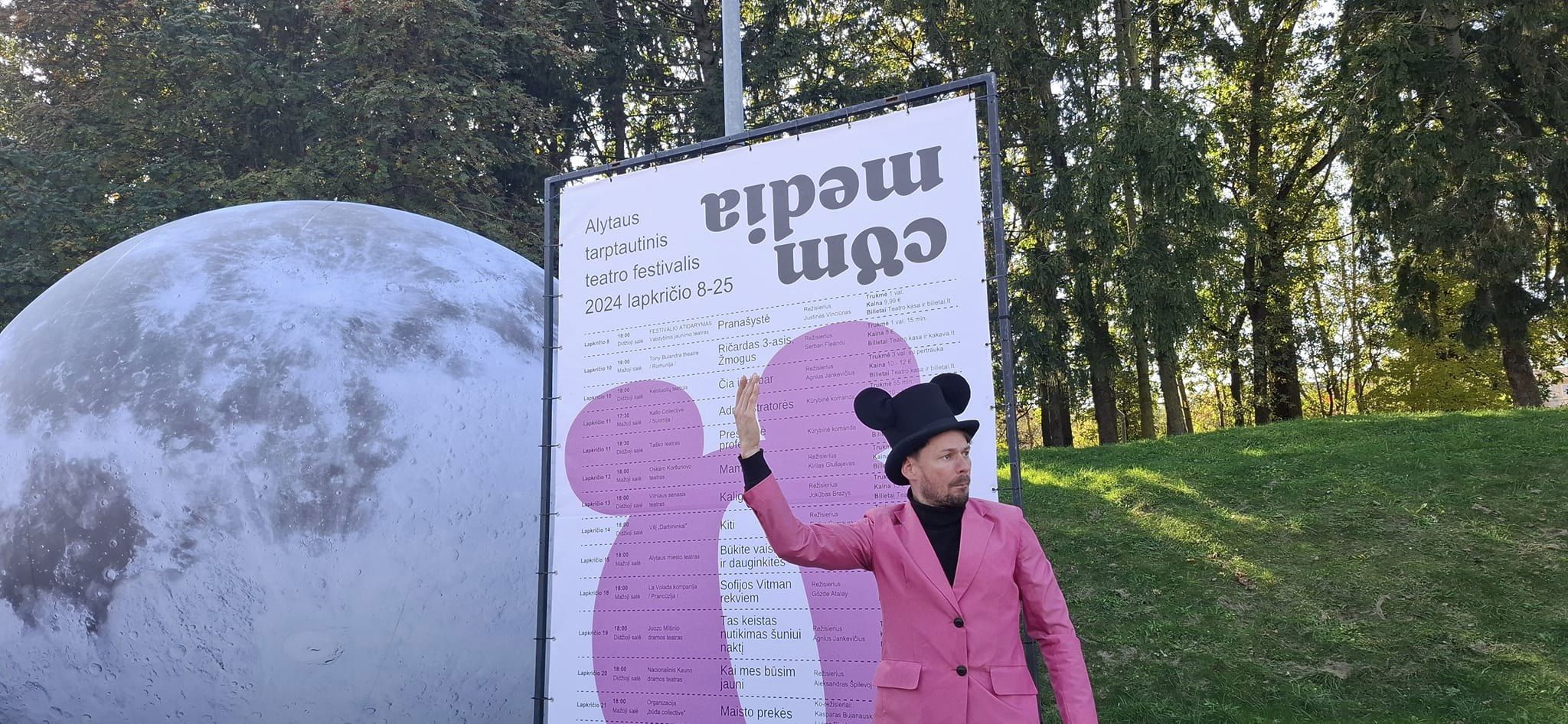Į Alytų nusileido mėnulis… gal apželdinkime jį pušimis?