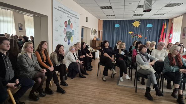 Žaliai gyvenantis vaikų darželis neperka šiukšlių dėžių, bet turi elektrinę kompostinę