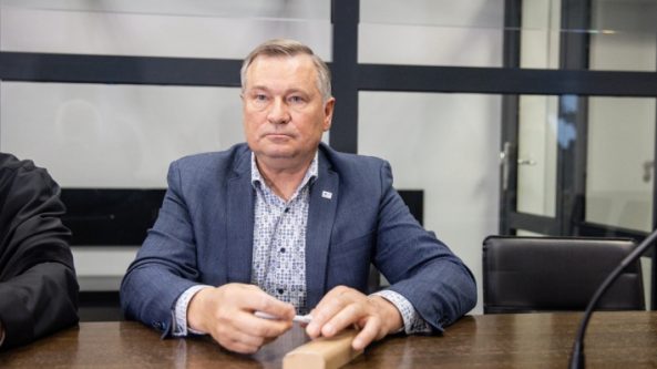 Teismas dėl advokato šeiminės situacijos atidėjo Algirdo Vrubliausko valdiško turto savinimosi bylą