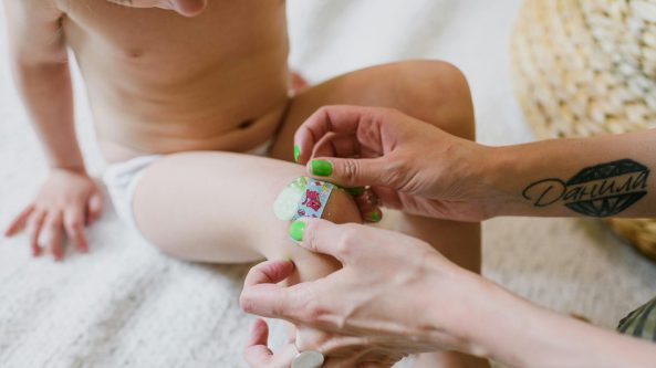 Kaip išvengti traumų per šventes? Vaikus saugokite ne tik nuo fejerverkų, bet ir virtuvėje