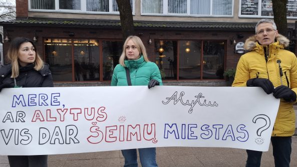 Alytaus m. savivaldybės Peticijų komisija ėmėsi nagrinėti peticiją dėl darželių prijungimo prie mokyklų