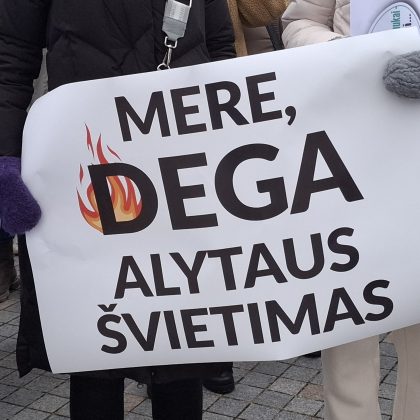 Protestuotojai: „mere, dega Alytaus švietimas”