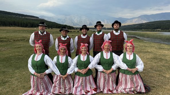 Lietuvių tautinių šokių kolektyvas „Griaustinis“ koncertavo Esquelyje, Chubuto provincijoje