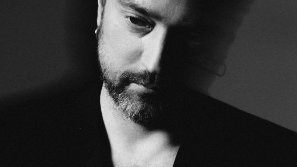 Elektroninės muzikos kūrėjas Leon Somov pristato albumą: tai įvairiaspalvė muzikinė kelionė