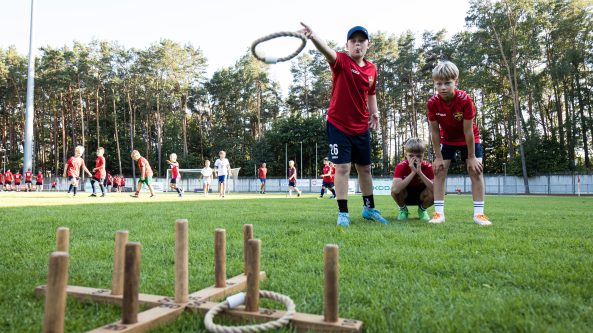 Futbolo akademija „Dainava“ kviečia į vasaros stovyklą berniukams ir mergaitėms!