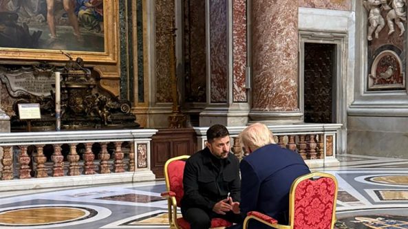 Vatikane susitikę V. Zelenskis ir D. Trumpas: tai gali tapti istoriniu momentu