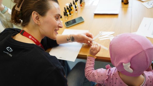 „Mamų unija“ kviečia: vienas skambutis gali padovanoti šypseną vaikui ir atokvėpį jo mamai