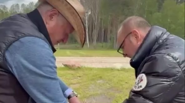 Premjeras Gintautas Paluckas savaitgalį žvejojo su Ričardu Malinausku ir Tautvydu Barščiu