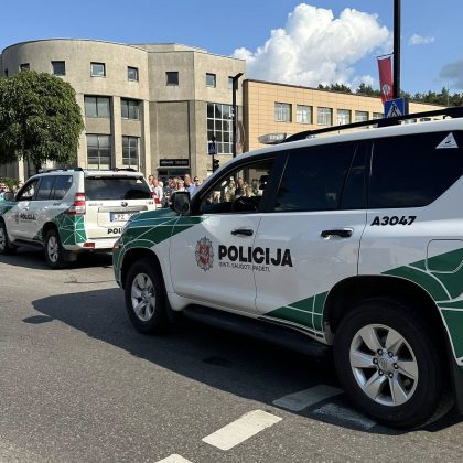 Saugumas keliuose: policija įspėja apie sustiprintus reidus ir poilsiautojų neatsakingumą