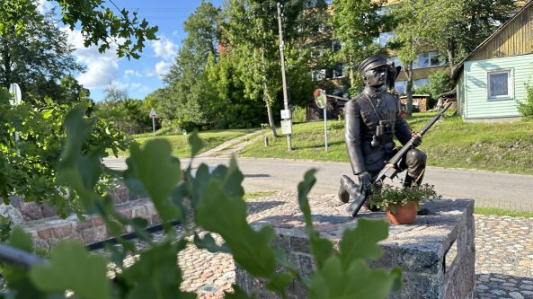 Baigtas tyrimas dėl Adolfo Ramanausko-Vanago paminklo išniekinimo Merkinėje