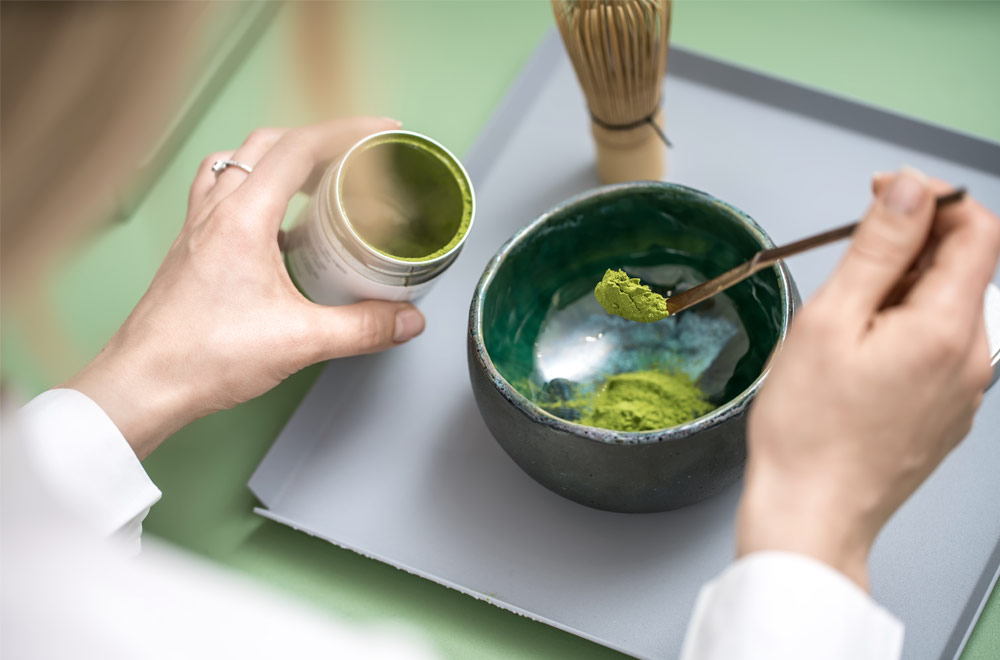 Kodėl visi kalba apie matchą? Tikra matcha nauda moterims ir vyrams