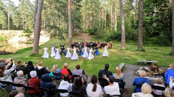 Dailės, muzikos ir šokio sūkuriai Valkininkuose